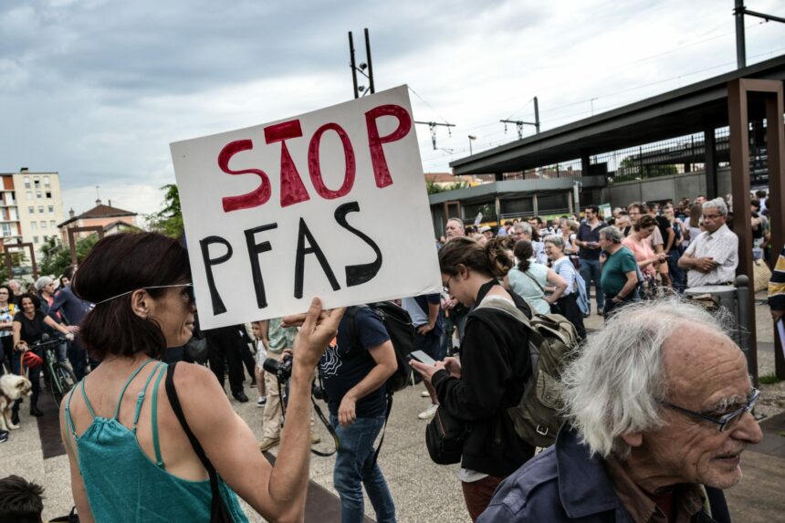 Les ministres de l’environnement sont soumis à des tests de dépistage de « produits chimiques éternels ».