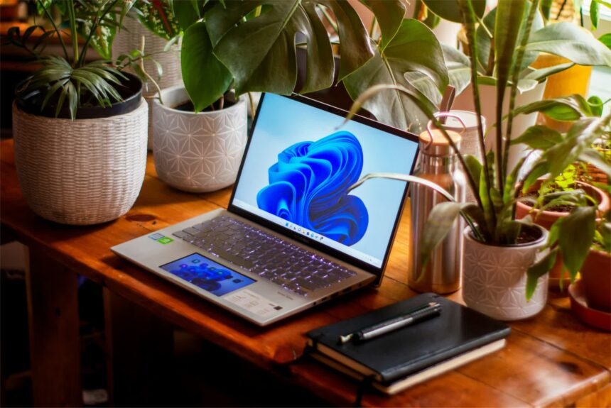 Windows 11 dépasse enfin Windows 10 en parts de marché mondiales, 1 371 jours seulement après son lancement.