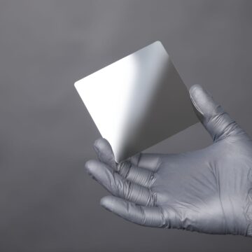 Cerabyte dévoile son projet de baies de stockage en vitrocéramique de 100 pétaoctets d’ici à 2030