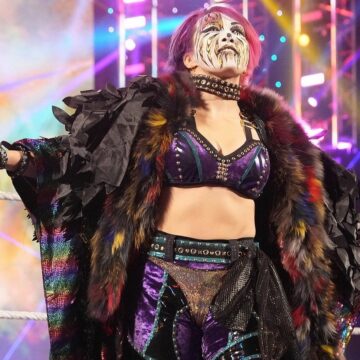 Asuka sauve une étoile de 36 ans de l’attaque du jour du jugement