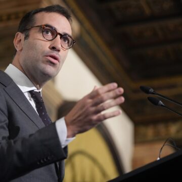 L’organe préconise de « pousser » pour un accord avec Trump mais « de ne pas être naïf » et d’avoir des contre-mesures prêtes.