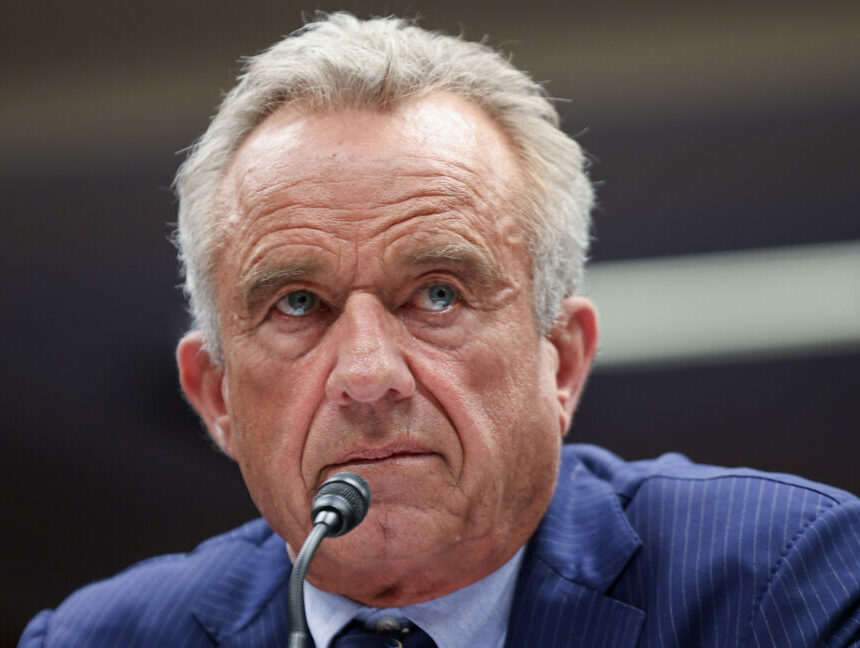 GettyImages-2216099156-1152x648.jpg RFK Jr. veut modifier le programme qui a empêché les fabricants de vaccins de quitter le marché américain