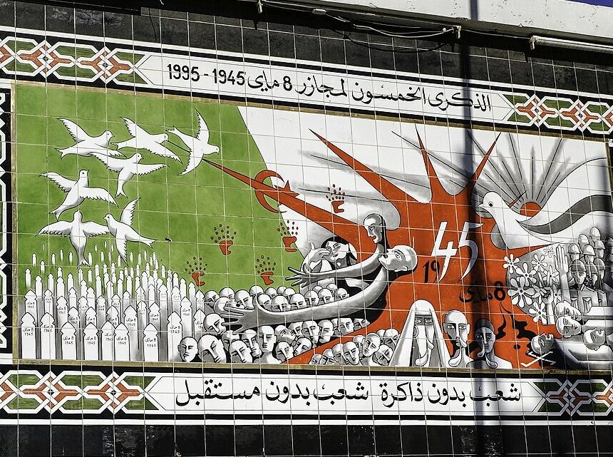 Monument_to_those_killed_in_the_first_independence_protest_-_Setif_15837627276-1.jpg Les nombreuses fins de la Seconde Guerre mondiale