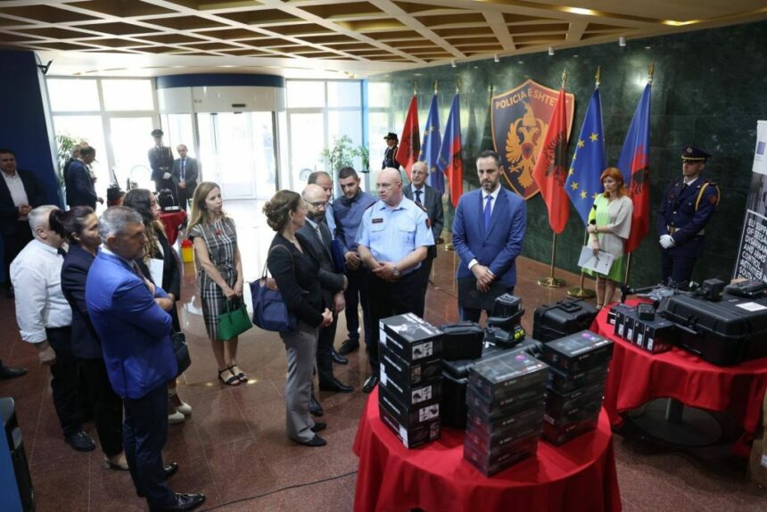 BE, plus d’un million de dollars d’équipement spécialisé pour la police albanaise contre le trafic d’armes