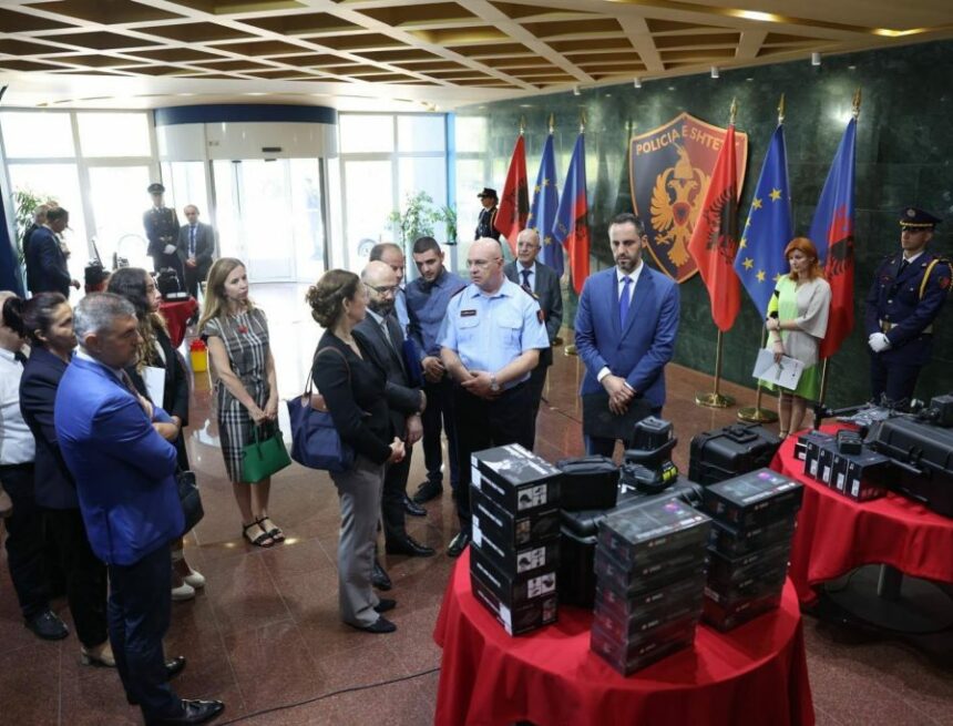 BE, plus d’un million de dollars d’équipement spécialisé pour la police albanaise contre le trafic d’armes