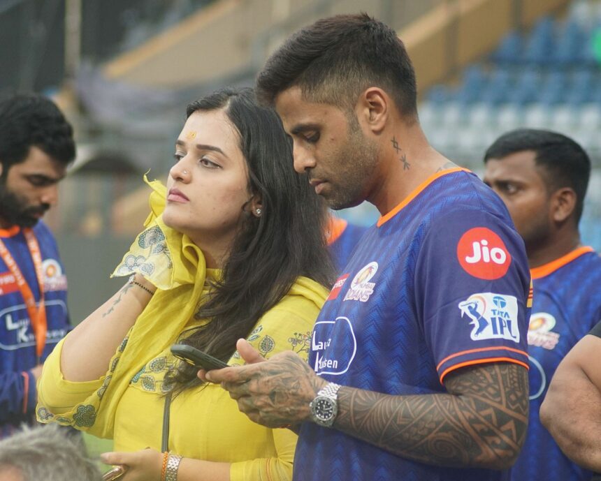 « Seule personne qui peut me supporter » – le souhait sincère de Suryakumar Yadav à sa femme lors de son anniversaire de mariage