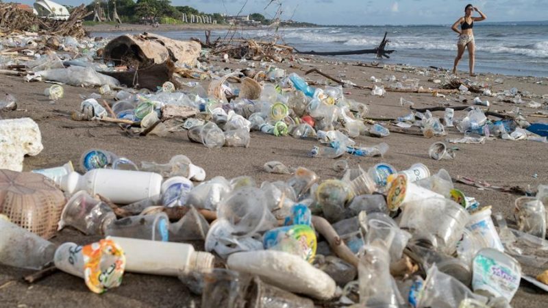 plastico.jpg Le déficit d’investissement environnemental au Portugal s’élève à 1,6 milliard d’euros par an – Commission européenne