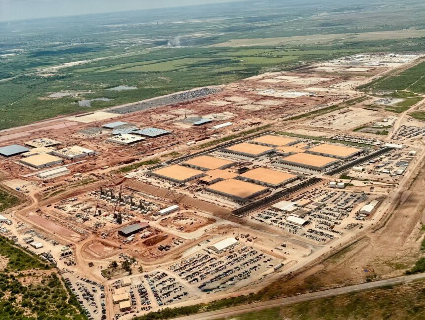 Pourquoi OpenAI a-t-elle besoin de six centres de données géants ?