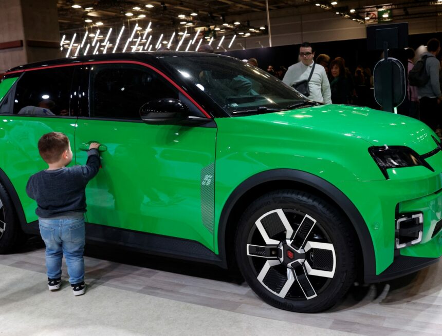 000_36K767G.jpg Automobile : un marché 100 % électrique d’ici 2035 est « irréalisable », selon les constructeurs