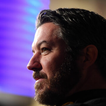 Loin de NASCAR, Martin Truex Jr. construit une entreprise de réaction privée avec une mission de sauvetage