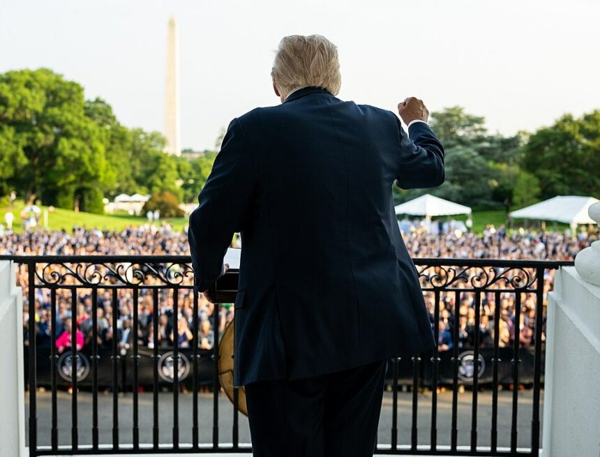 1754931792_President_Donald_Trump_gives_remarks_during_the_summer_soiree_on_the_South_Lawn_of_the_White_House_5.jpeg Le solipsiste imparable | Euro