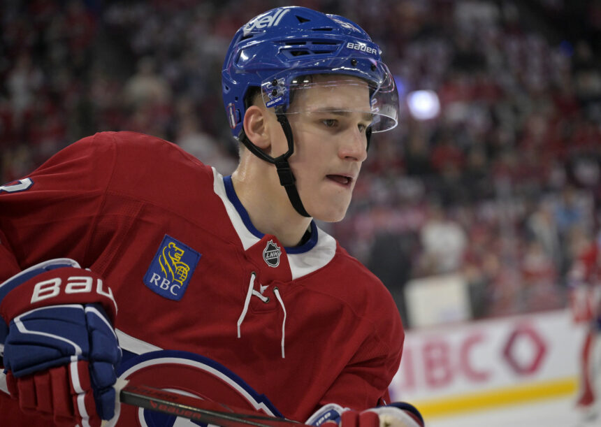 Lane Hutson des Canadiens devient 100% honnête à propos de son coéquipier Ivan Demidov