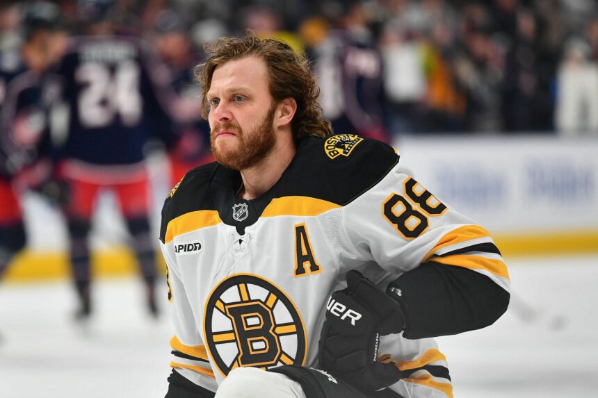 David Pastrnak devient 100% honnête de ne pas devenir capitaine des Bruins après le commerce des Panthers de Brad Marchand
