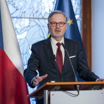 M. Fiala a salué les progrès accomplis dans les négociations de paix sur l’Ukraine, qui doivent être assorties de garanties de sécurité.