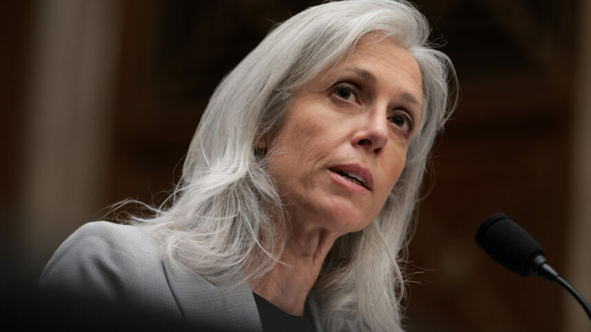 Le directeur du CDC a été démis de ses fonctions quelques semaines seulement après sa confirmation par le Sénat