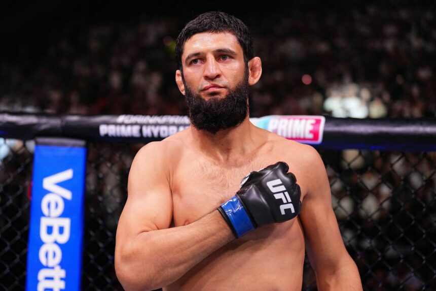 Khamzat Chimaev devient honnête sur le fait de devenir un champion à trois divisions devant Dricus du Plessis Fight