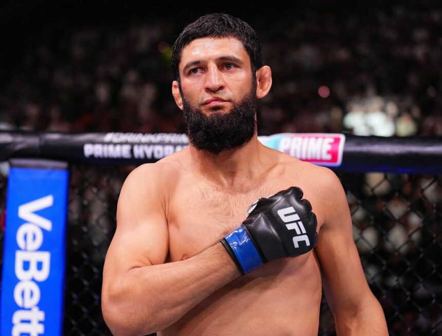 Khamzat Chimaev devient honnête sur le fait de devenir un champion à trois divisions devant Dricus du Plessis Fight