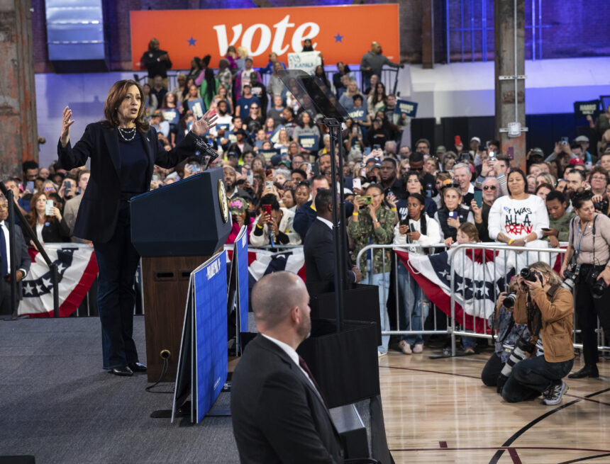 kamala-harris-rally-11718.jpg Trump révoque les protections de sécurité de Harris après la prolongation accordée par Biden