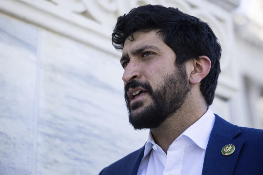 Les démocrates se méfient de l’impeachment alors que le GOP l’utilise pour motiver les électeurs.