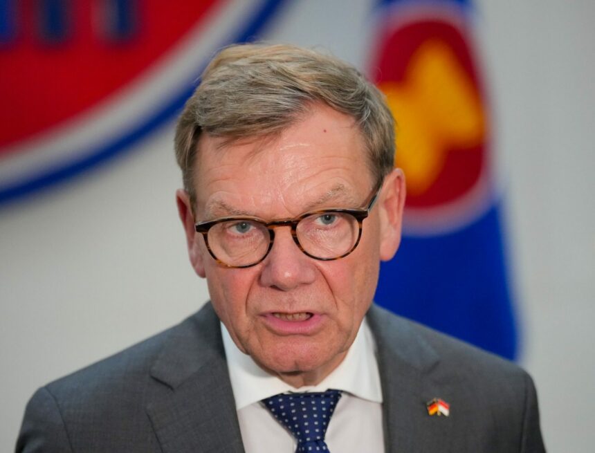 urnnewsmldpa.com20090101250824-935-788229-v1-s2048.jpeg Le ministre allemand des affaires étrangères souhaite stimuler le processus de l’UE pour les pays des Balkans occidentaux