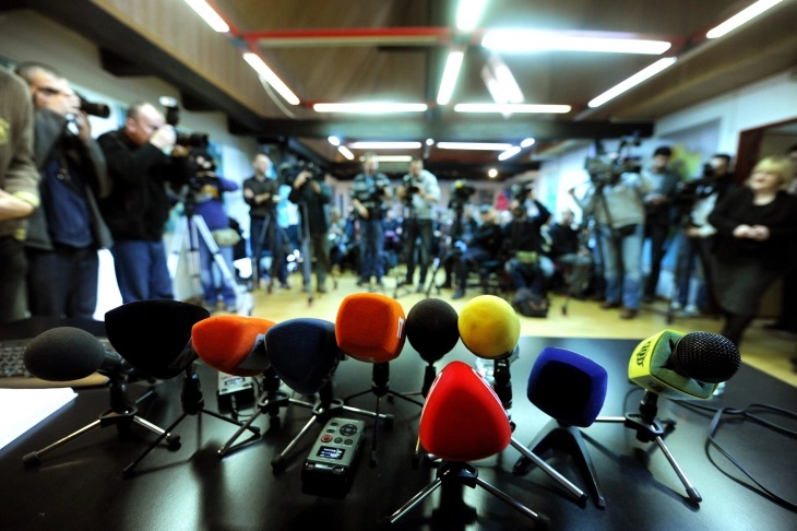 La loi européenne sur la liberté des médias entre en vigueur, les médias tchèques se préparent à l’autorégulation
