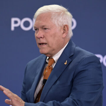 Sessions : Le DOGE reste 'une composante active du gouvernement &#039 ;