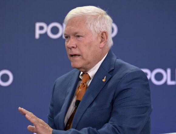 Sessions : Le DOGE reste 'une composante active du gouvernement &#039 ;