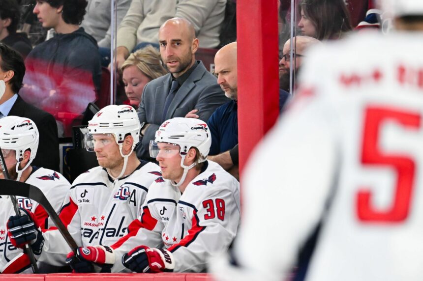 Washington Capitals Place l’entraîneur adjoint Mitch Love sur congé imposé par l’équipe au milieu de l’enquête dans la LNH