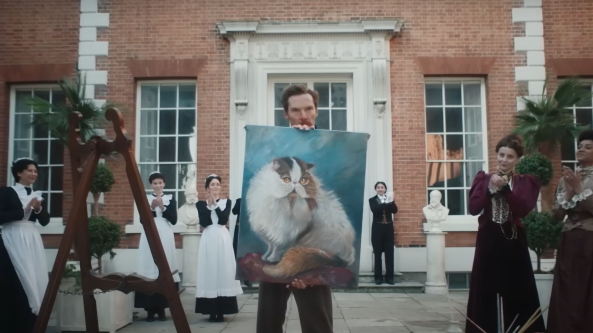 Le film est basé sur l'histoire vraie de l'artiste Louis Wain (image via YouTube / Prime Video)