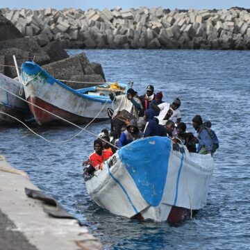 Rakusan : La solution à l’immigration dans l’UE nécessite plus qu’un pacte ; des centres de retour sont également nécessaires