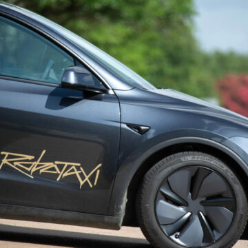 Trois accidents le premier jour ? Test du robotaxi de Tesla à Austin.