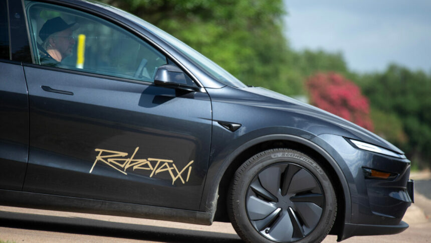 Trois accidents le premier jour ? Test du robotaxi de Tesla à Austin.