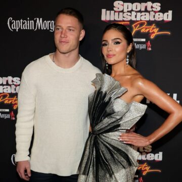 Christian McCaffrey et Olivia Culpo Lock Lips aux 49ers contre Cardinals Week 3 Game