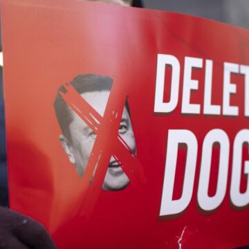 Le personnel du Sénat enquête sur la DOGE, trouve des portes verrouillées et des fenêtres recouvertes de sacs poubelles