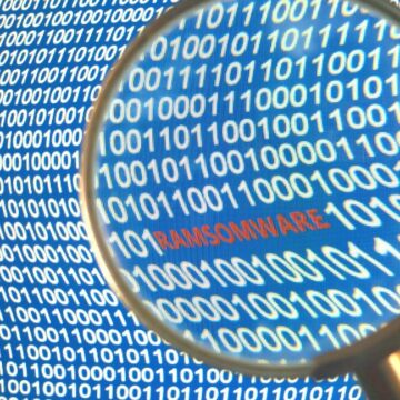 Deux adolescents britanniques inculpés dans le cadre des attaques du ransomware Scattered Spider