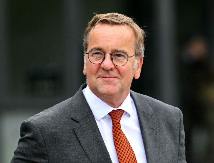 urnnewsmldpa.com20090101250901-935-804064-v1-s2048.jpeg Le ministre allemand de la défense critique les propos de Mme von der Leyen